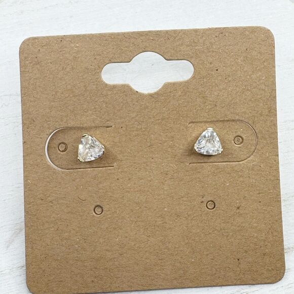 14k Yellow Gold Triangular Stud Earrings CZ Cubic Zirconia Classic Minimalist - Picture 11 of 16